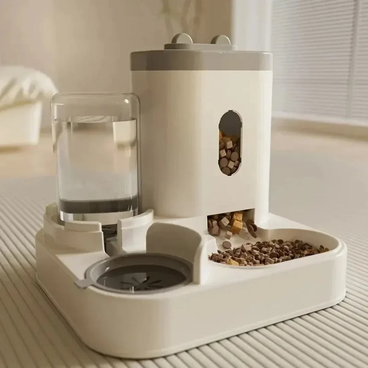 Food and water bowls ™